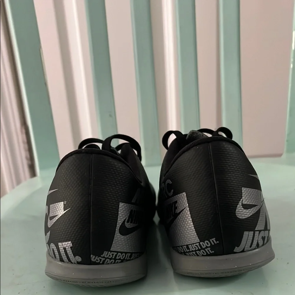 Nike Black indoor soccer sneakers 4.5y